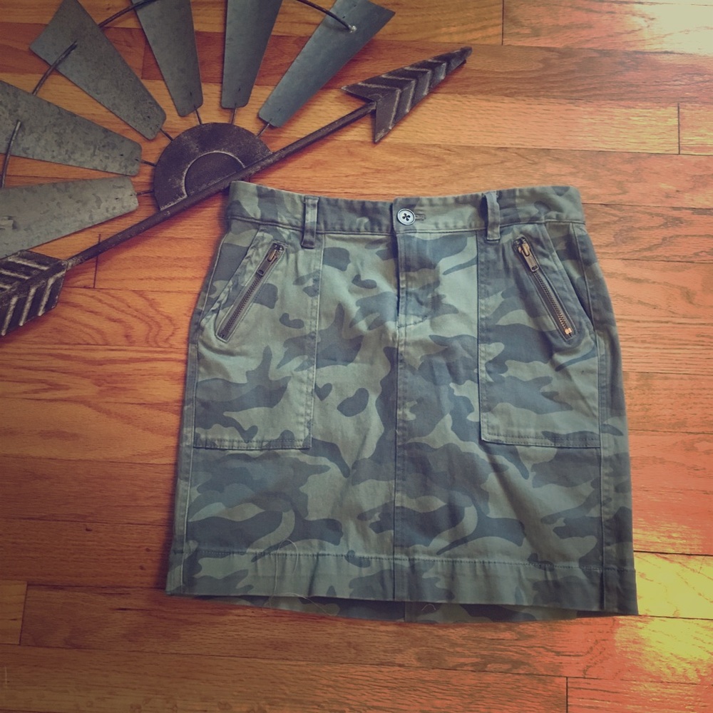 Old Navy Camo miniskirt Size 4